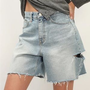 Storets Remington slash side shorts in blue — size S